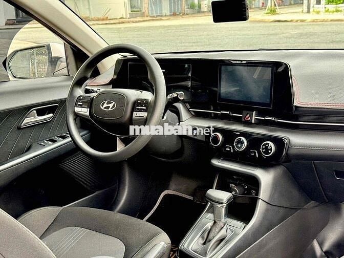 Hyundai Accent 2024 1.5 AT - 3900 km