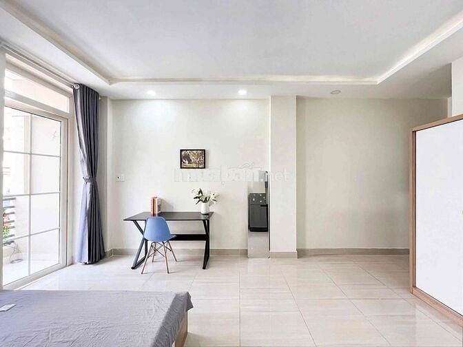 CHO THUÊ CĂN HỘ FULL NỘI THẤT CÓ BAN CÔNG, TOÀ NHÀ THANG MÁY, 35M2