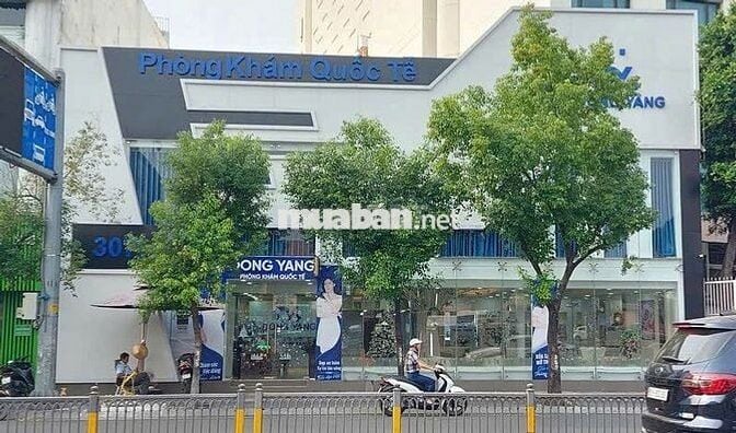 GÓC TRƯNG BÀY 2 LẦU VỊ TRÍ THƯƠNG HIỆU NGAY NÚT GIAO H.V.THỤ&N.V.TRỖI