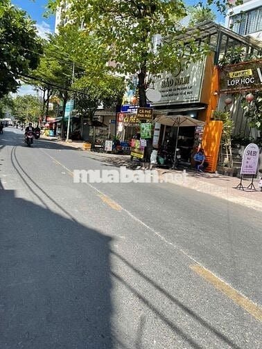 CHo thuê nhà mặt tiền đường Tân sơn nhì 4x16m 3L