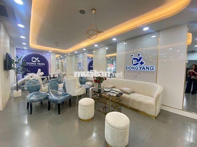 GÓC TRƯNG BÀY 2 LẦU VỊ TRÍ THƯƠNG HIỆU NGAY NÚT GIAO H.V.THỤ&N.V.TRỖI