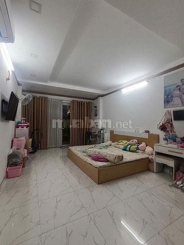 Bán Nhà Mặt Tiền 20m – 3 Tầng – Phạm Thế Hiển P7 Q8 – Sổ Vuông Vức 