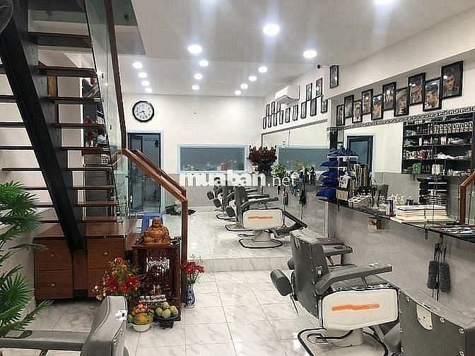 Cần Tuyển thợ Nam hớt tóc nam giỏi; Nữ thợ phụ tóc Nam, cạo mặt.