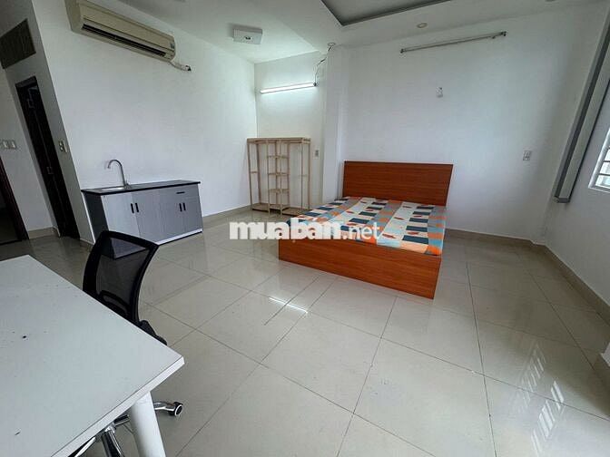 Phòng Ban Công Khu Trung Sơn Gần ViVoCity Q7. DT:40m2. Full Nội Thất .