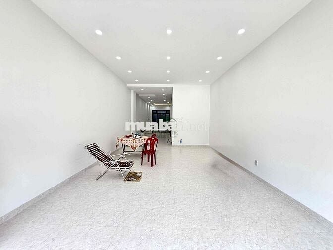 CHO THUÊ MẶT BẰNG MỚI 2 TẦNG CÓ THANG MÁY TUYẾN THÍCH QUẢNG ĐỨC GIÁ 25