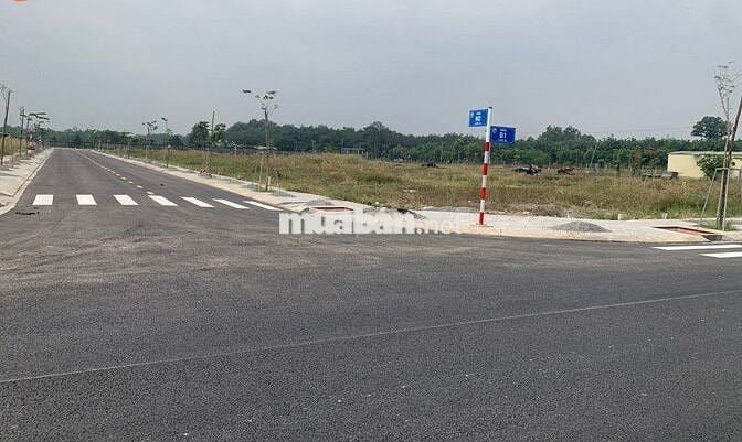 Bán gấp Lô đất đường DX-23, thông dài sổ sẵn giá chỉ 1,2 tỷ.