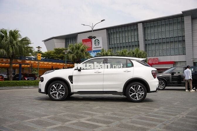 Lynk&Co 01