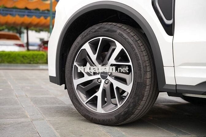 Lynk&Co 01