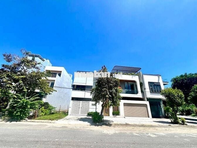 Siêu rẻ mặt tiền nguyễn chơn view hồ đường 7.5m