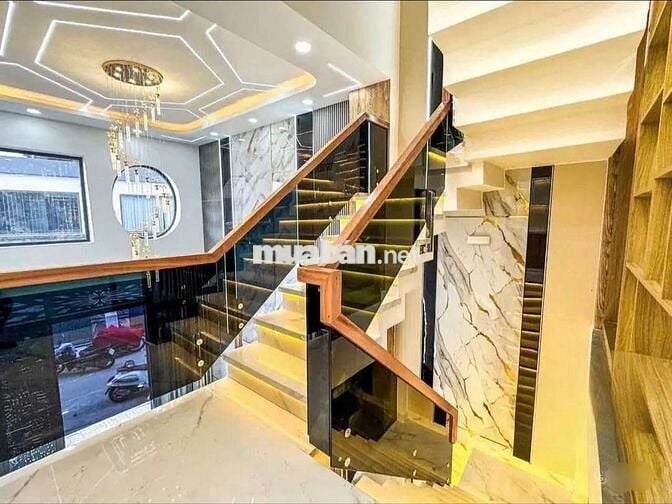 4 x13m- 2 bước ra đường Xe tải- 5 phòng ngủ,4tầng. Tặng nt Dân trí cao