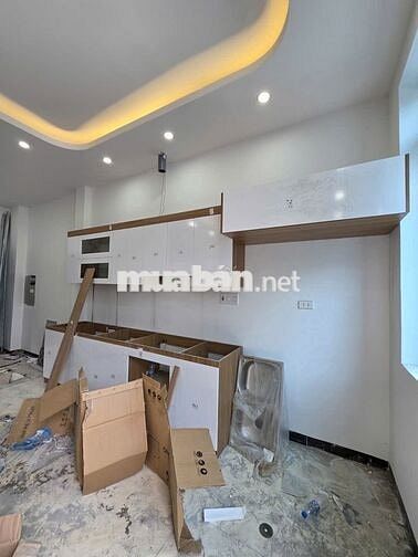 NHÀ MỚI XÂY THANG MÁY NHẬP KHẨU FULL NỘI THẤT VIEW HỒ MẬU LƯƠNG