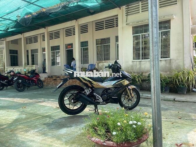 mình có đang dư xe nên để lại giá 17 củ