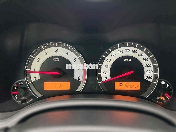 Toyota Corolla Altis 2014 1.8G AT - 15000 km