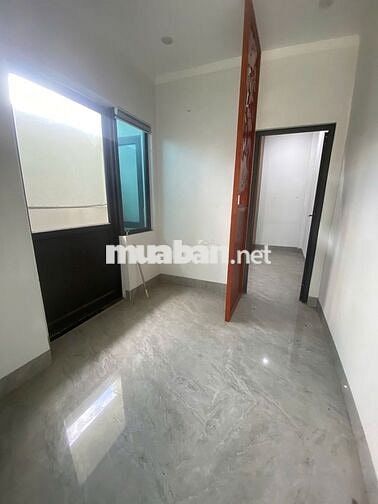 Nhà dân xây lô góc 2T*40m2, ngõ nông,rộng, ô tô đỗ cửa. Giá chỉ 3,3 tỷ