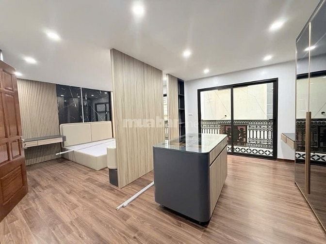 Bán nhà 6 tầng thang máy Hoàng Mai, Dt 55m2, Mt 4.2m, kinh doanh.