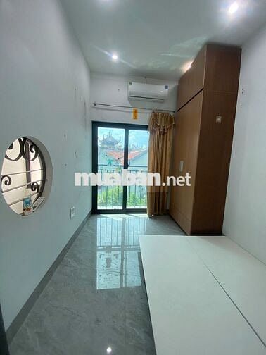 Nhà dân xây lô góc 2T*40m2, ngõ nông,rộng, ô tô đỗ cửa. Giá chỉ 3,3 tỷ
