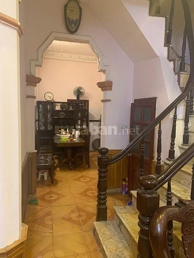 Chính chủ bán nhà phố Pháo Đài Láng, diện tích 47,8m2, 4 tầng 1 tum