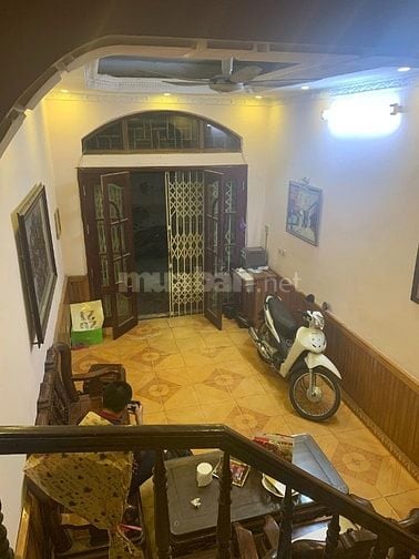 Chính chủ bán nhà phố Pháo Đài Láng, diện tích 47,8m2, 4 tầng 1 tum