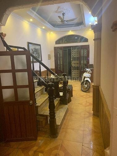Chính chủ bán nhà phố Pháo Đài Láng, diện tích 47,8m2, 4 tầng 1 tum