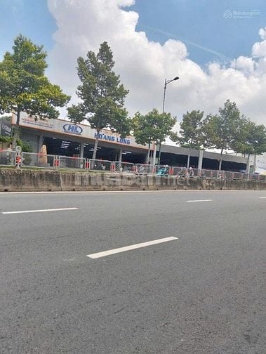 Cho thuê mặt bằng 14x38m mặt tiền Trần Não, Q. 2 giá chỉ 250 triệu.