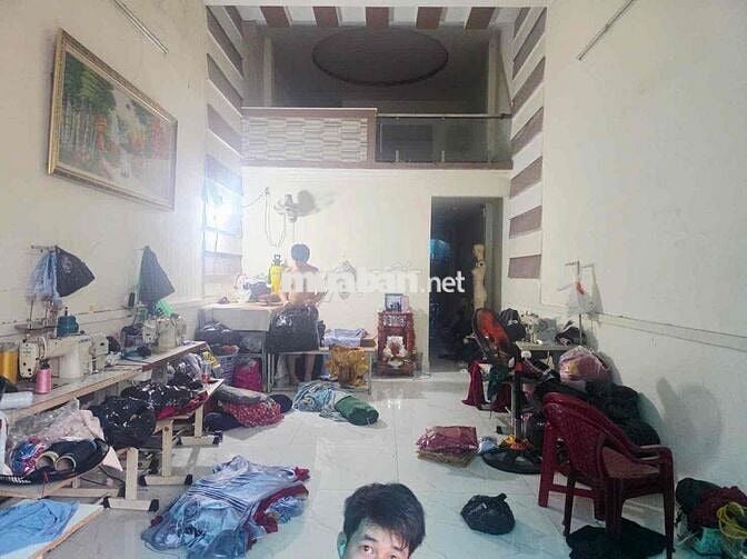 Nhà chính chủ cần tiền bán gấp dt 4 x25 có lửng giá chỉ 2 ty 1