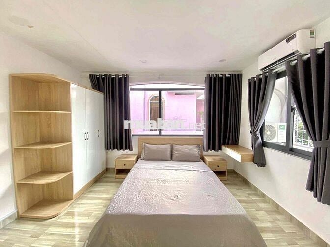 Phòng Ban Công view thoáng, Full Nội Thất 40m2 ngay Phăn Văn Trị
