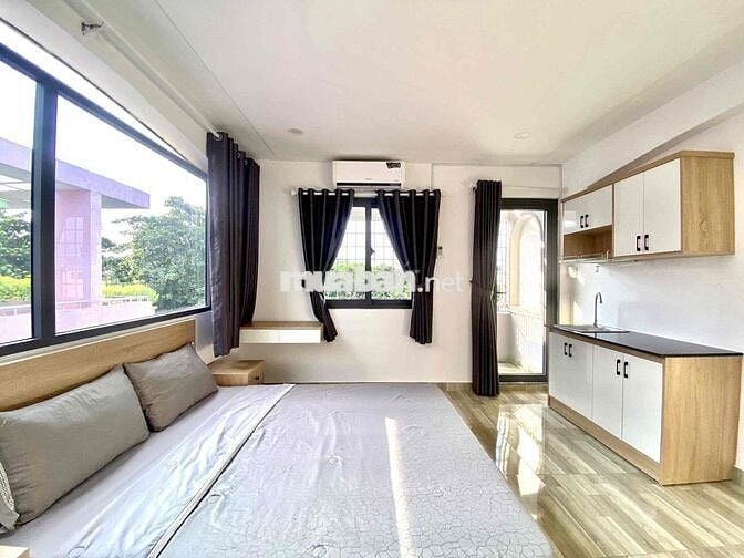 Phòng Ban Công view thoáng, Full Nội Thất 40m2 ngay Phăn Văn Trị