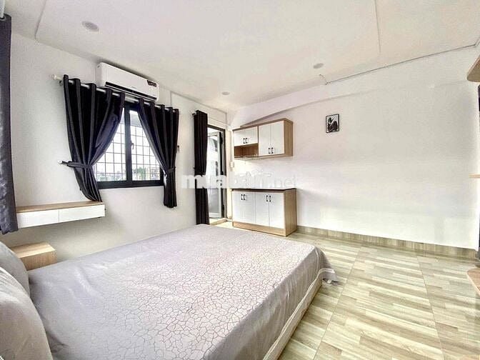 Phòng Ban Công view thoáng, Full Nội Thất 40m2 ngay Phăn Văn Trị