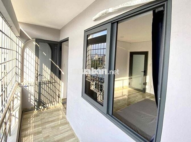 Phòng Ban Công view thoáng, Full Nội Thất 40m2 ngay Phăn Văn Trị