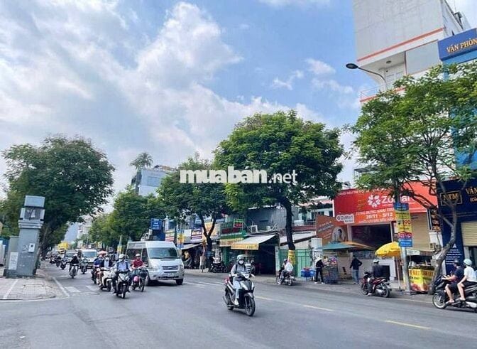 ✨CẠNH ĐẦM SEN - MẶT TIỀN KÍNH SANG TRỌNG CÓ THANG MÁY - HÒA BÌNH Q11✨