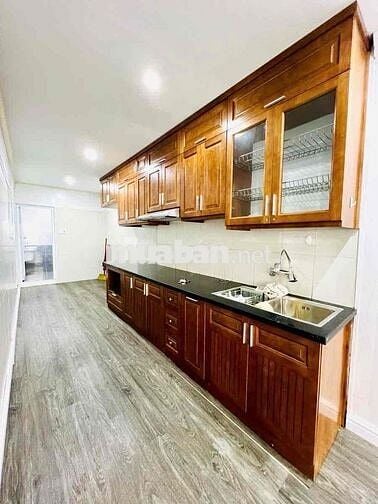 Tập thể Ngọc Khánh, Ba Đình - Tầng 2 - sổ 51m, thực tế 90m - Giá tốt