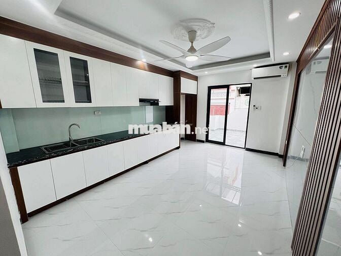 BÁN NHÀ PHÚC XÁ – 38M², 7 TẦNG, MẶT TIỀN 5M – GIÁ 18.5 TỶ, BA ĐÌNH