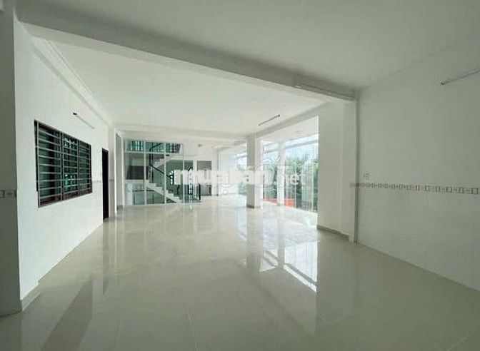 ✨CẠNH ĐẦM SEN - MẶT TIỀN KÍNH SANG TRỌNG CÓ THANG MÁY - HÒA BÌNH Q11✨