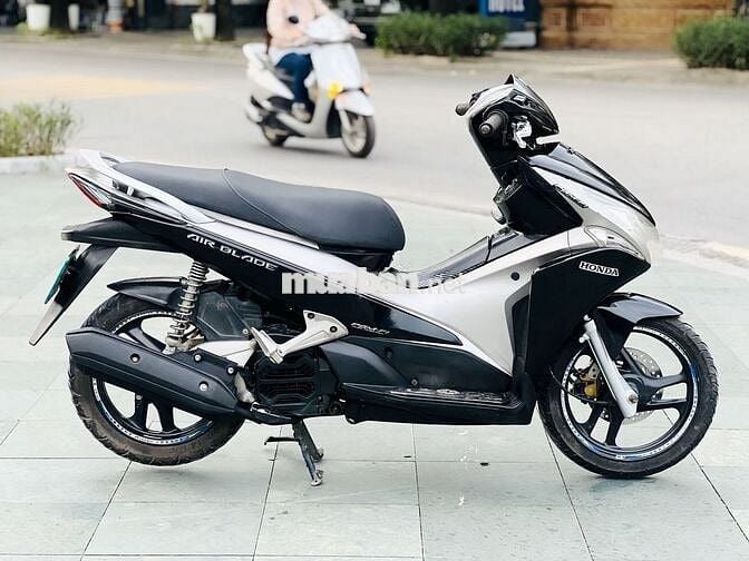 HONDA AIR BLADE 110Fi ĐEN SPORT BIỂN HÀ NỘI 03355