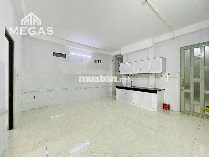 2 PHÒNG NGỦ - 1 PHÒNG KHÁCH có FULL NỘI THẤT - MÁY GIẶT ở NGÃ 4 BỐN XÃ