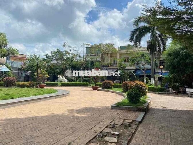 Cho thuê nhà nguyên căn rẻ, dọn vào ở ngay, vị trí thuận lợi