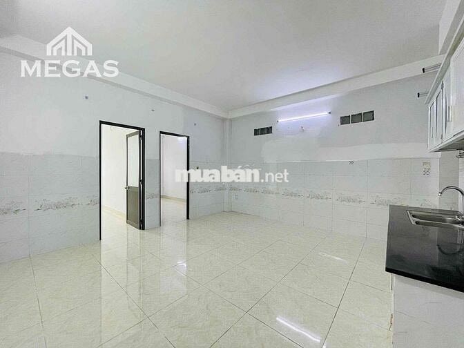 2 PHÒNG NGỦ - 1 PHÒNG KHÁCH có FULL NỘI THẤT - MÁY GIẶT ở NGÃ 4 BỐN XÃ