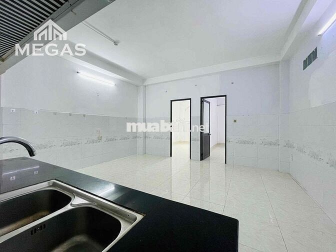 2 PHÒNG NGỦ - 1 PHÒNG KHÁCH có FULL NỘI THẤT - MÁY GIẶT ở NGÃ 4 BỐN XÃ