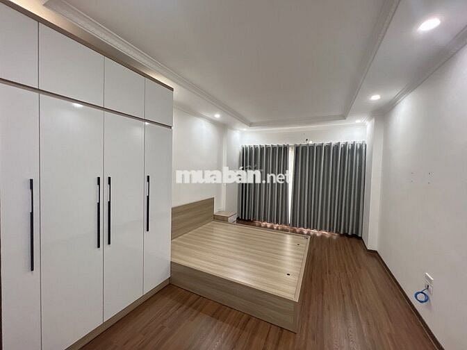 Ô tô đỗ cửa. 3 bước ra chợ,trường học. Sát cạnh các trục đường lớn