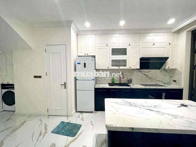 Lô góc đường Hoàng Mai thông ngõ Gốc Đề, Full nội thất 40m2 *5T