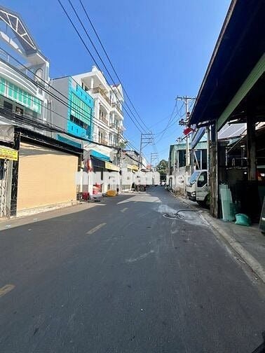 Nhà cho thuê mặt tiền đường Nguyễn sơn 6x22m 1L