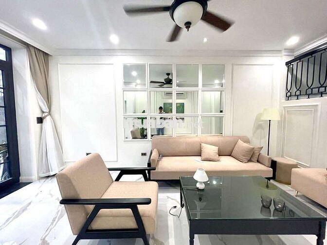 Lô góc đường Hoàng Mai thông ngõ Gốc Đề, Full nội thất 40m2 *5T