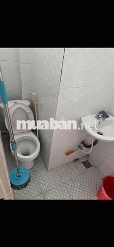 Phòng trọ 30m2 khu vực hẻm Tôn Đản gần Vĩnh Khánh