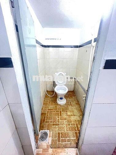 NGAY NGUYỄN TRI PHƯƠNG, SÁT ĐƯỜNG SỐ 5 LINH XUÂN