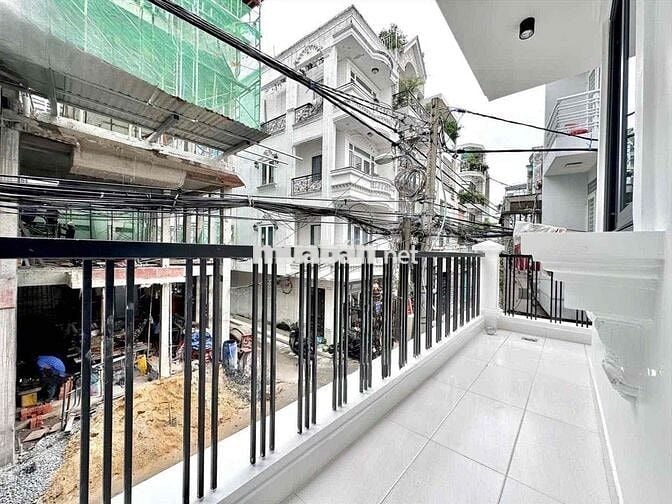 CHO THUÊ CĂN HỘ CÓ BAN CÔNG – TÁCH BẾP, FULL NỘI THẤT NGAY TRUNG TÂM T
