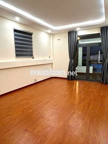 Bán nhà mặt tiền phan xích long p16 Q11,khu ẩm thực