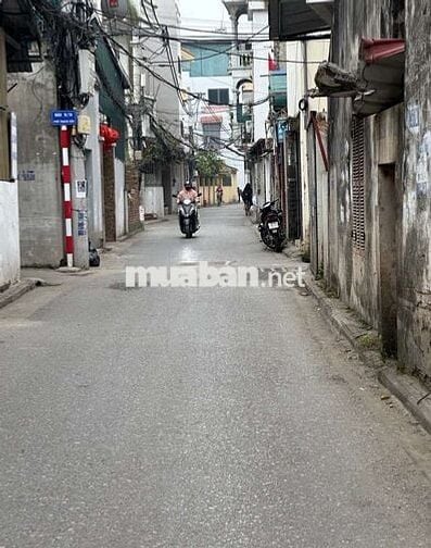 Bán đất thổ cư , nhỉnh 3 tỷ × 40m, ô tô vào đất, cách 1 nhà ô tô tránh