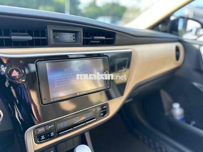 Toyota Corolla Altis 2019 1.8G CVT - tự động HANG