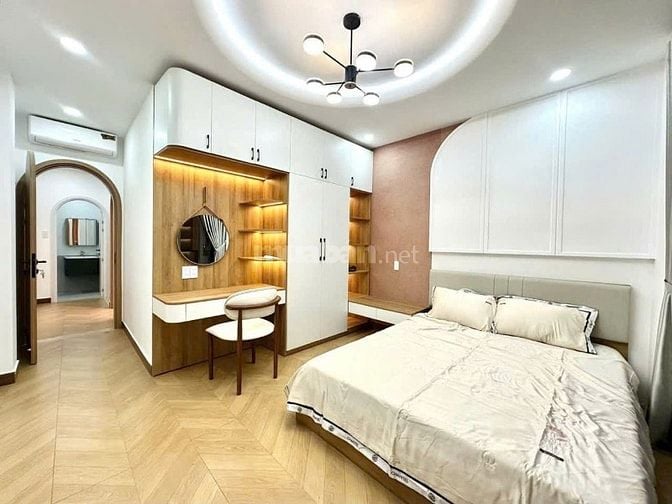 [5TỶ980] Đ Đề Thám - sẵn hợp đồng thuê 24 triệu/tháng, DT 67.6m2, SHR