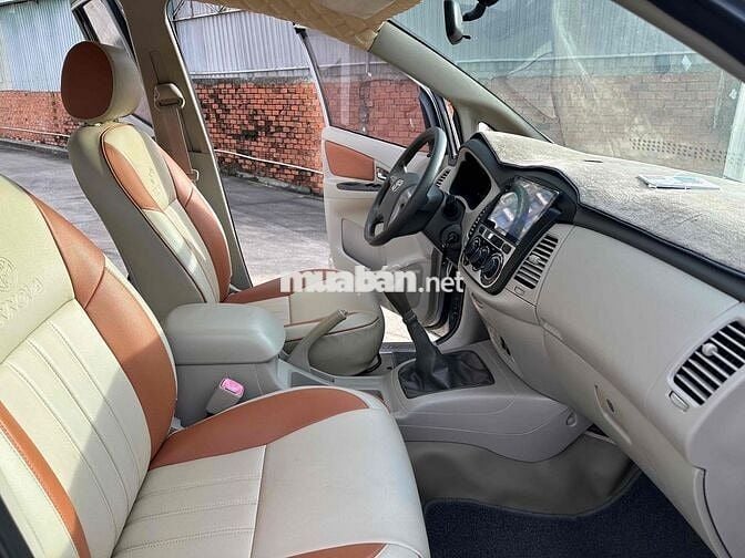 Toyota Innova 2016 2.0E - 7c số sàn đẹp BH HÃNG
